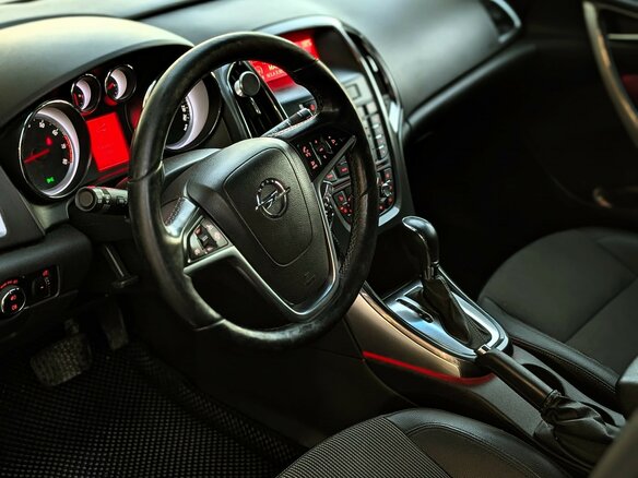 2013 Opel Astra J Рестайлинг, чёрный - вид 15