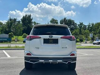 2018 Toyota RAV4 IV (XA40) Рестайлинг, белый, 1706000 рублей, вид 4