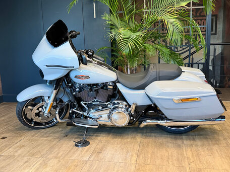 2024 Harley-Davidson Street Glide, серый, 3950000 рублей, вид 5