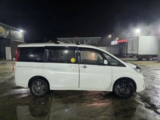 2019 Honda Stepwgn V Рестайлинг, белый, 1720000 рублей, вид 4