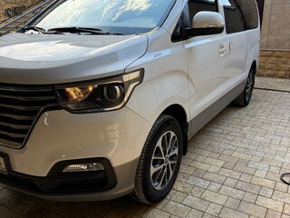 2020 Hyundai Grand Starex I Рестайлинг 2, белый, 3800000 рублей, вид 3