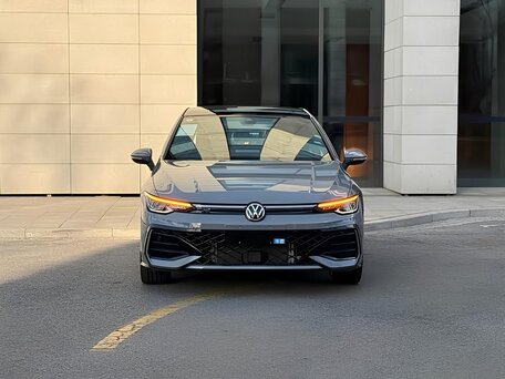 2023 Volkswagen Golf VIII, серый, 2090000 рублей, вид 1