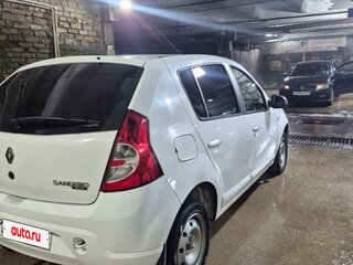 2013 Renault Sandero I, белый, 474000 рублей, вид 3