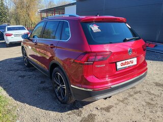 2018 Volkswagen Tiguan II, пурпурный, 1890000 рублей, вид 4