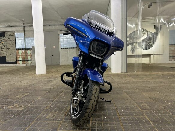 2024 Harley-Davidson Street Glide, синий, 2900000 рублей - вид 4