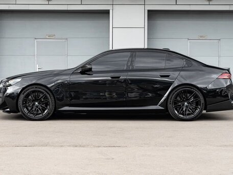 2024 BMW M5 VII (G90), чёрный, 18490000 рублей, вид 5