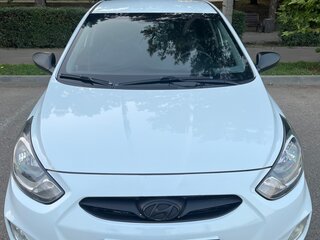 2011 Hyundai Solaris I, белый, 600000 рублей, вид 1