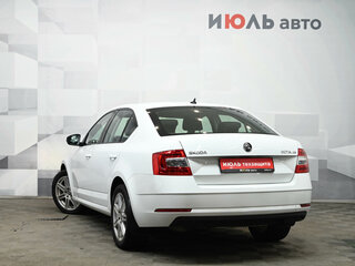 2017 Skoda Octavia III (A7) Рестайлинг, белый, 1750000 рублей, вид 4