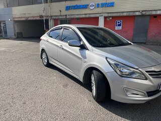 2015 Hyundai Solaris I Рестайлинг, белый, 690000 рублей, вид 5