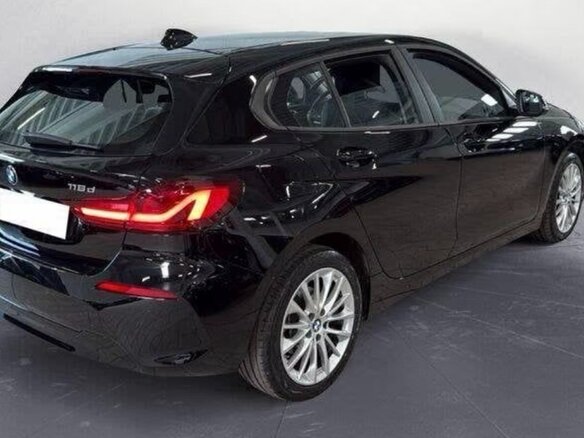 2022 BMW 1 серии 116d III (F40), чёрный, 2890000 рублей - вид 6