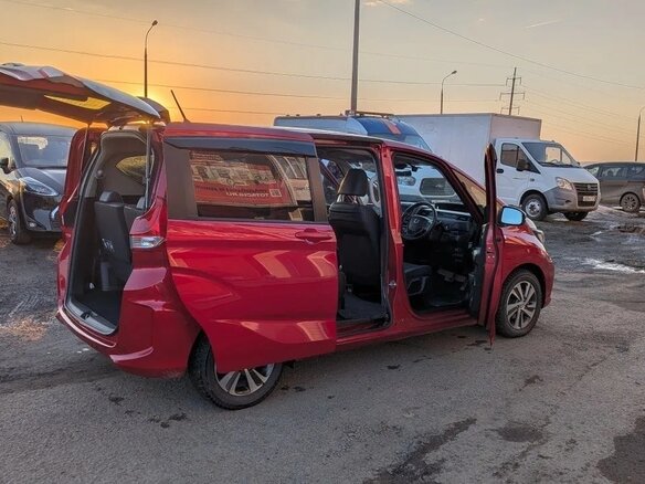 2020 Honda Freed II Рестайлинг, красный, 1500000 рублей - вид 6