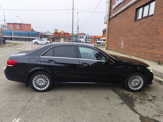 2013 Mercedes-Benz E-Класс 200 IV (W212, S212, C207) Рестайлинг, чёрный, 2000000 рублей, вид 3