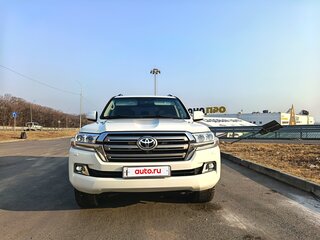 2018 Toyota Land Cruiser 200 Series Рестайлинг 2, белый, 6900000 рублей, вид 2