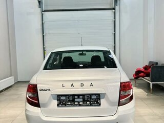 2026 Lada (ВАЗ) Granta I Рестайлинг, белый, 1188000 рублей, вид 4