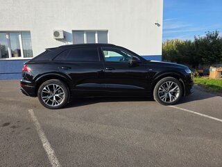 2022 Audi Q8 55 TFSI I (4M), чёрный, 9100000 рублей, вид 4