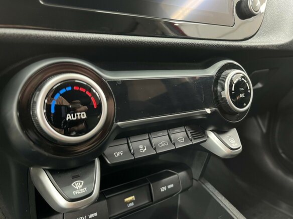 2022 Kia Rio X IV Рестайлинг, красный, 1969982 рублей - вид 11