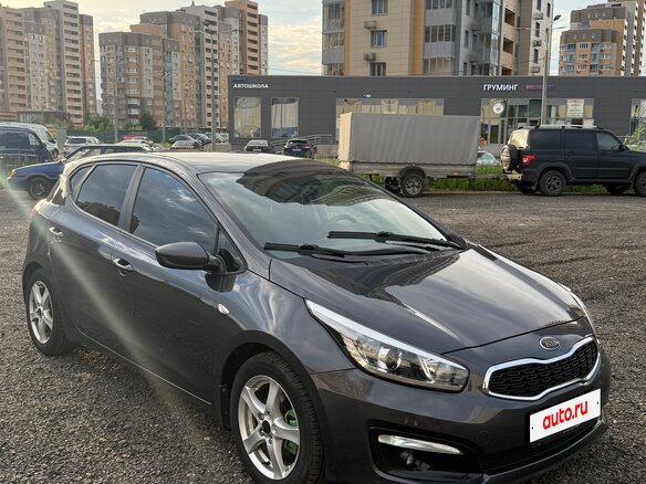 2017 Kia Ceed II Рестайлинг, серый, 1090000 рублей - вид 3