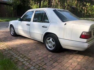 1994 Mercedes-Benz E-Класс 200 I (W124), белый, 1935000 рублей, вид 2
