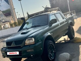 2005 Mitsubishi L200 III, зелёный, 700000 рублей, вид 1