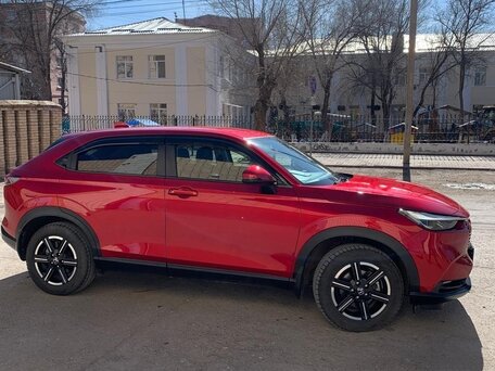 2021 Honda Vezel II, красный, 2699000 рублей, вид 3