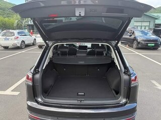 2023 Volkswagen Tayron I Рестайлинг, чёрный, 2634310 рублей, вид 5