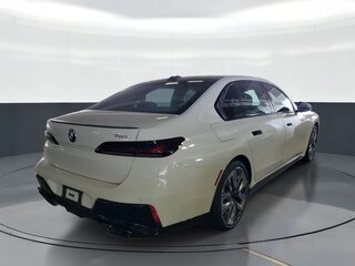 2025 BMW 7 серии 760i xDrive VII (G70), белый, 17814372 рублей, вид 3