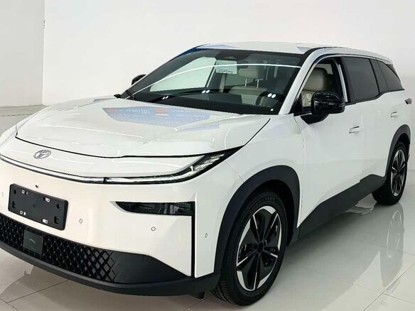 2026 Toyota bZ3X 58.3 kWh, белый, 2505000 рублей