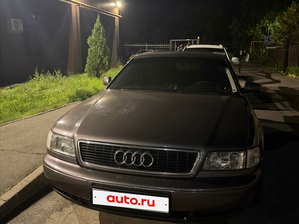 1996 Audi A8 I (D2), серый, 700000 рублей