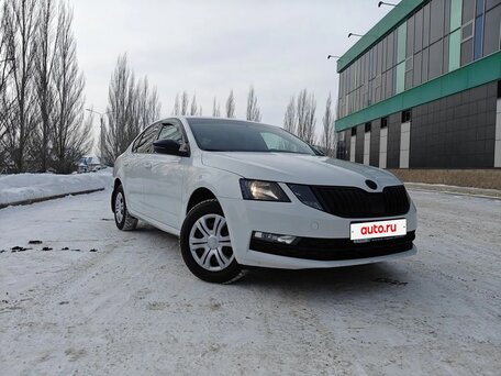2018 Skoda Octavia III (A7) Рестайлинг, белый, 1590000 рублей, вид 3