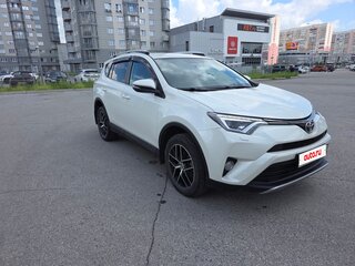2017 Toyota RAV4 IV (XA40) Рестайлинг, белый, 2630000 рублей, вид 3