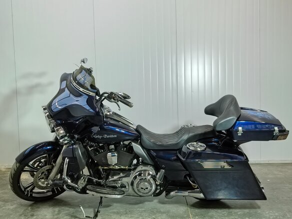 2012 Harley-Davidson Electra Glide, синий, 899000 рублей