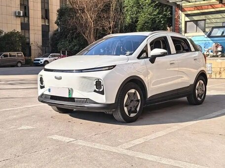 2024 Geely Geometry E 39.4 kWh, белый, 1447007 рублей, вид 1