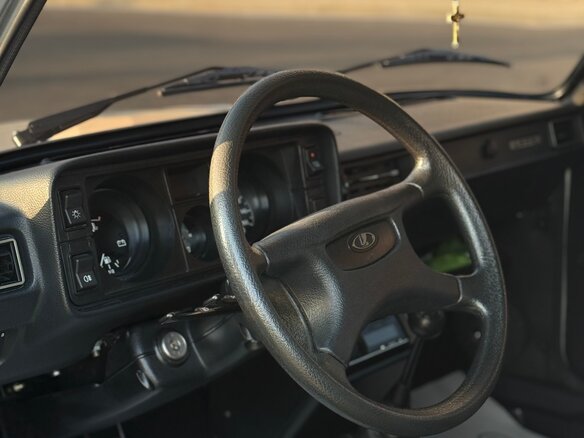 2010 Lada (ВАЗ) 2105, серебристый, 480000 рублей - вид 8