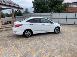 2013 Hyundai Solaris I, белый, 550000 рублей, вид 4