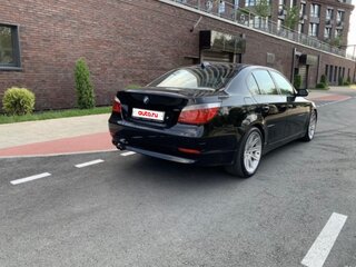 2004 BMW 5 серии 520i V (E60/E61), чёрный, 1360000 рублей, вид 3