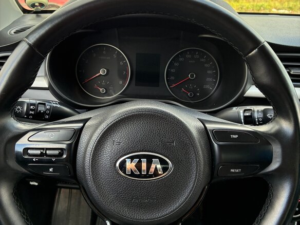 2018 Kia Rio IV, серый, 1190000 рублей - вид 7