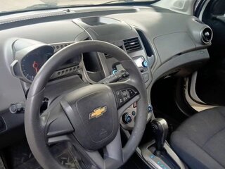 2015 Chevrolet Aveo II, белый, 650000 рублей, вид 4