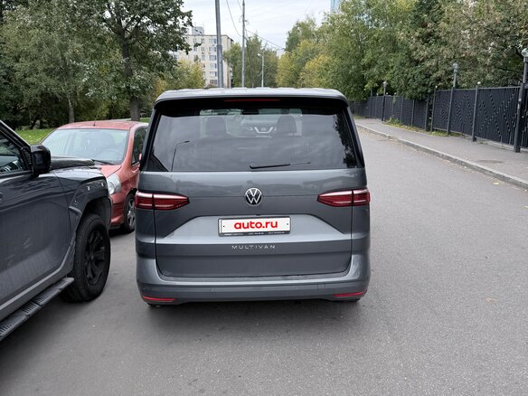 2022 Volkswagen Multivan T7, серый, 5300000 рублей - вид 1