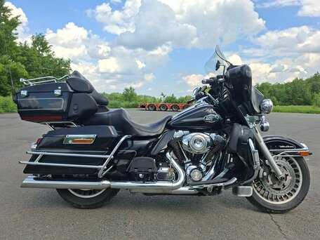 2009 Harley-Davidson Electra Glide, чёрный, 800000 рублей, вид 1