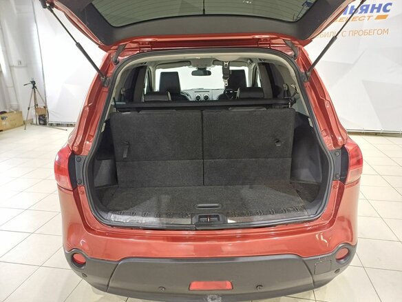 2008 Nissan Qashqai+2 I, красный - вид 37