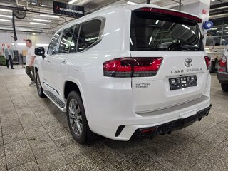 2024 Toyota Land Cruiser 300 Series, белый, 14600000 рублей, вид 4