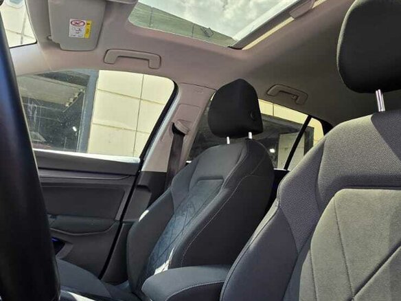 2021 Volkswagen Golf VIII, синий - вид 7