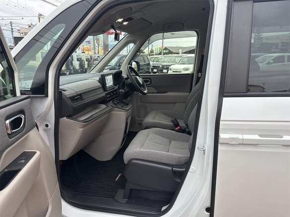 2023 Honda Stepwgn VI, белый, 1730000 рублей - вид 10