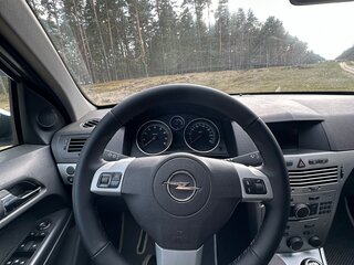 2011 Opel Astra H Рестайлинг, белый, 450000 рублей, вид 5