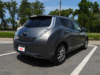 2013 Nissan Leaf (EM57) I (ZE0/AZE0), серый, 1450000 рублей, вид 4
