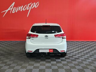 2016 Kia Rio III Рестайлинг, белый, 1130000 рублей, вид 4