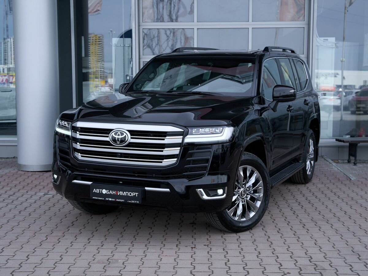 Открыть фотографии: Toyota Land Cruiser 300 Series