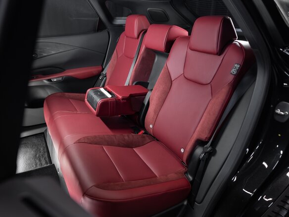 2025 Lexus RX 500h V, чёрный, 18228700 рублей - вид 3