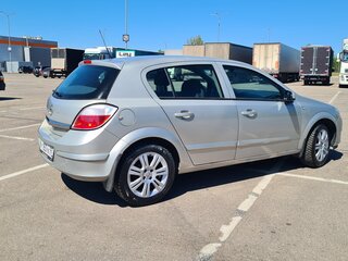 2005 Opel Astra H, серебристый, 430000 рублей, вид 4