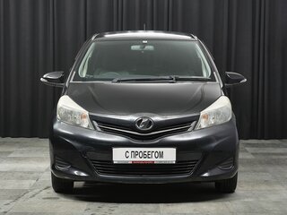 2013 Toyota Vitz III (XP130), чёрный, 795000 рублей, вид 2